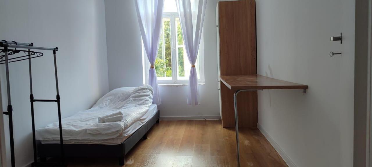 Volkshaus Hbf Wg & Serviced Apartments 齐陶 外观 照片