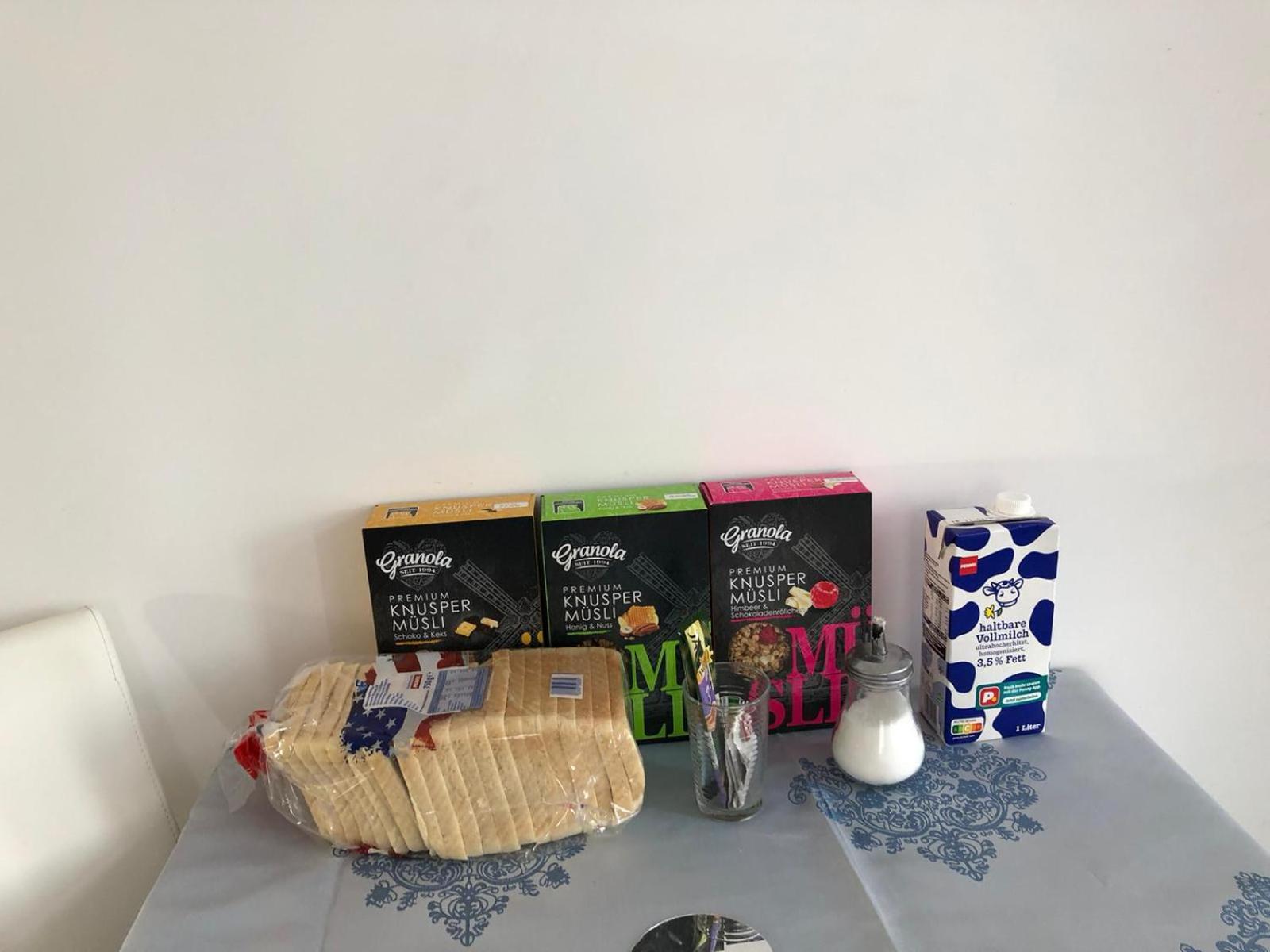 Volkshaus Hbf Wg & Serviced Apartments 齐陶 外观 照片