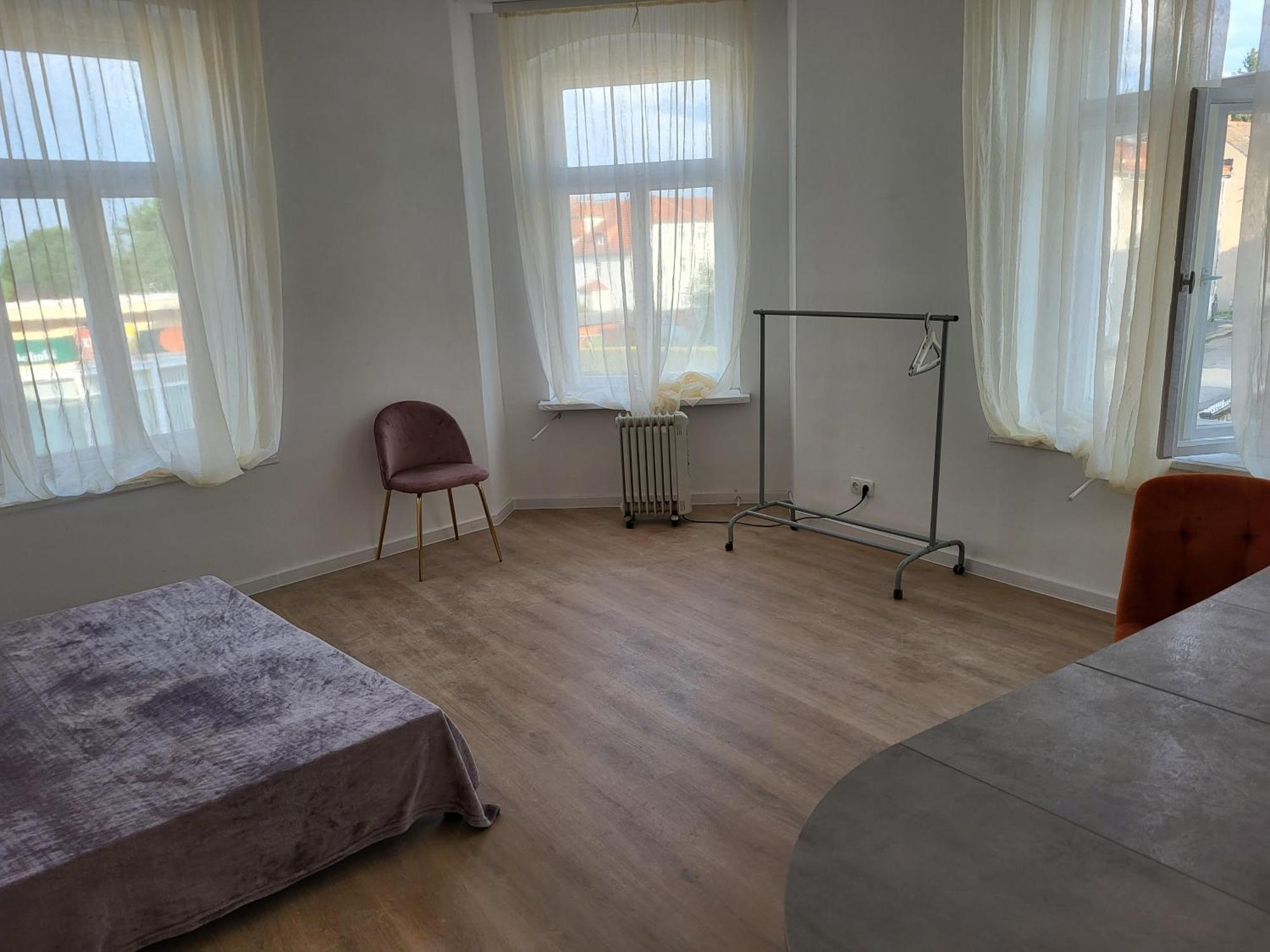 Volkshaus Hbf Wg & Serviced Apartments 齐陶 外观 照片