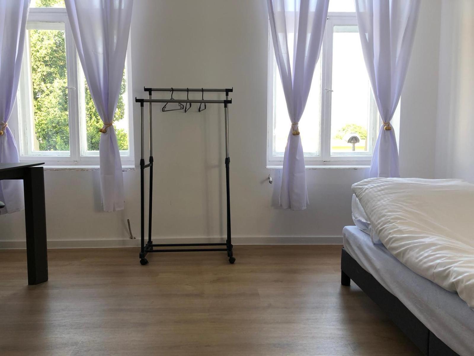 Volkshaus Hbf Wg & Serviced Apartments 齐陶 外观 照片